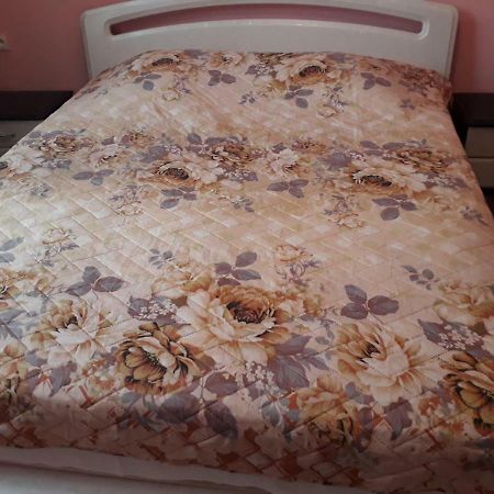 Homestay Izolda Батуми Экстерьер фото