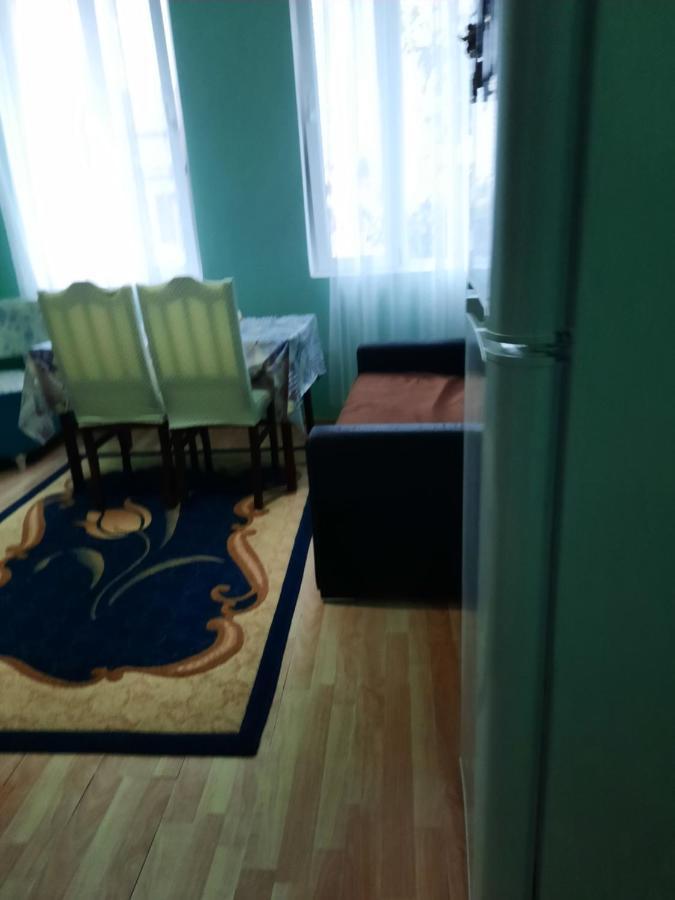 Homestay Izolda Батуми Экстерьер фото