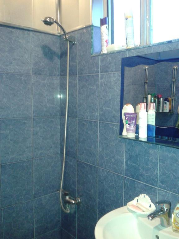 Homestay Izolda Батуми Экстерьер фото
