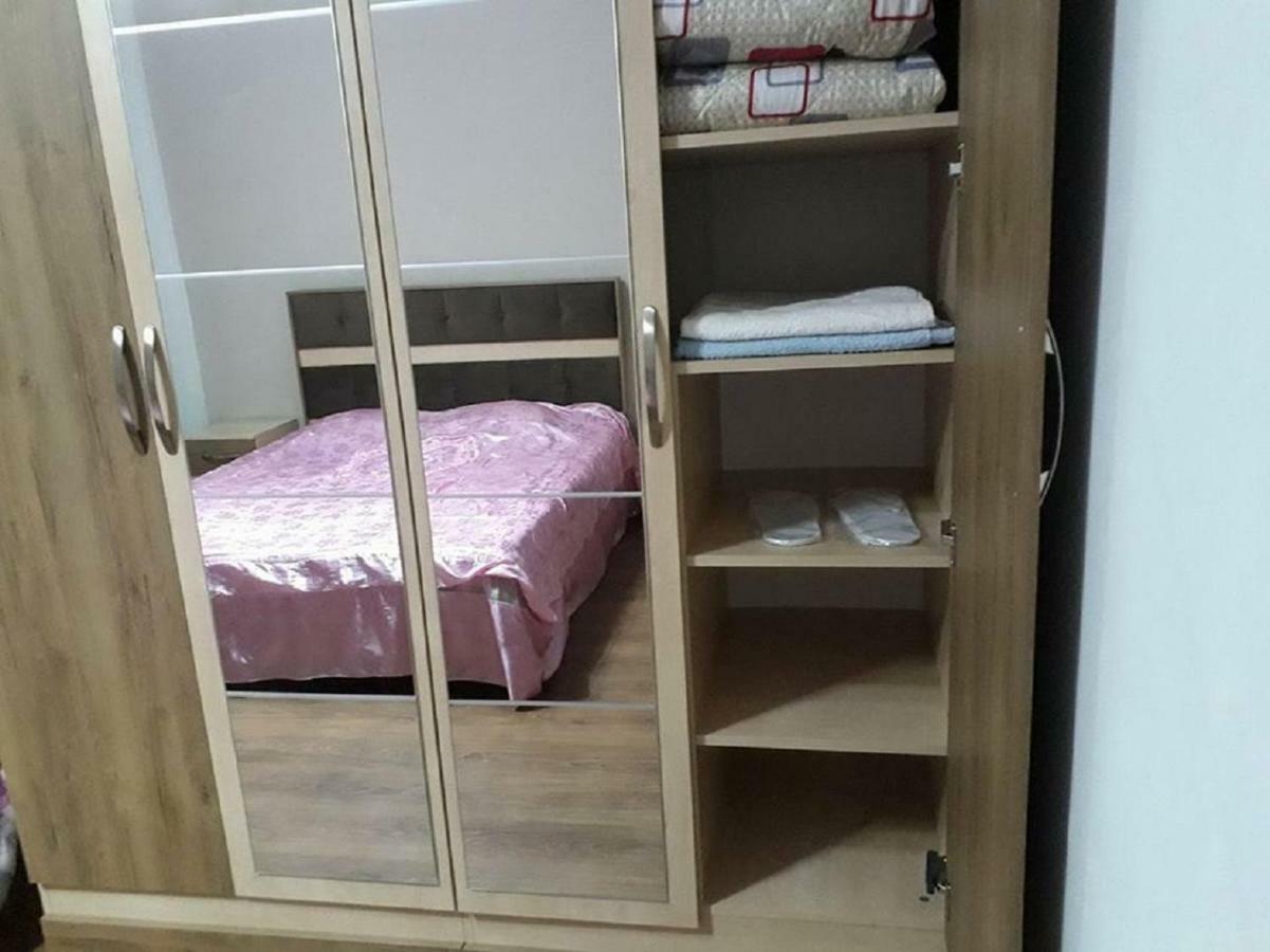 Homestay Izolda Батуми Экстерьер фото